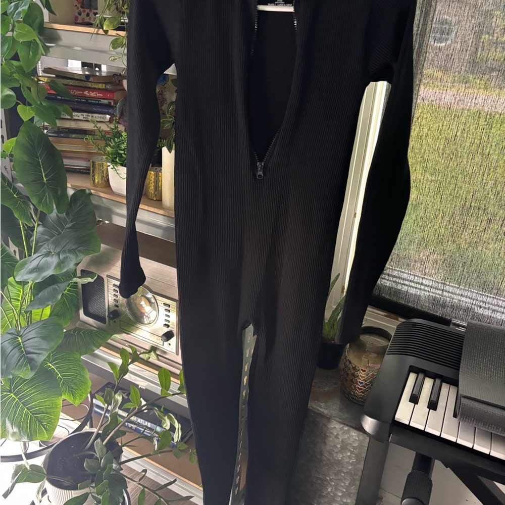 Pink dot brand ribbed Black Athletic Long Sleeve jumpsuit